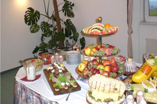 Greenline Hotel Hellfeld Neubrandenbourg Extérieur photo